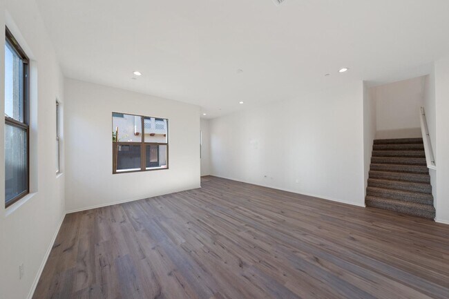 Building Photo - 822 Francesca Dr