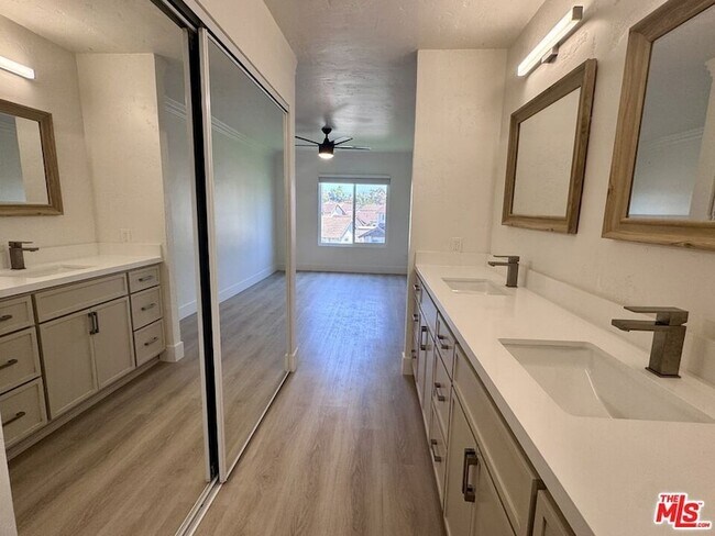 Building Photo - 2863 Carmar Way