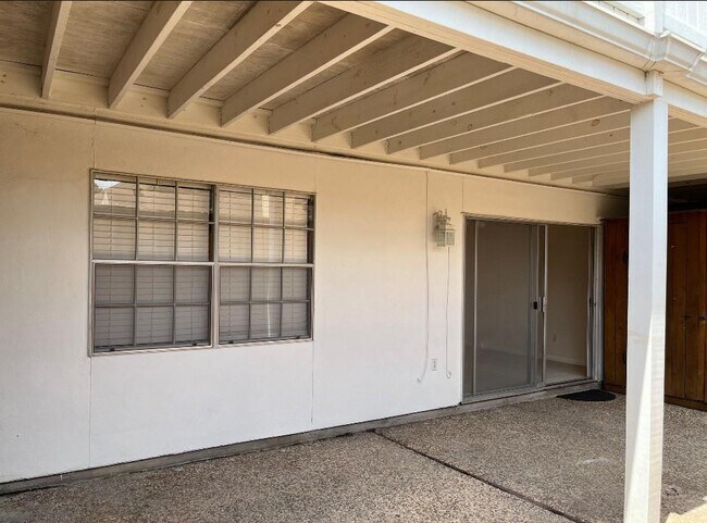 Building Photo - 2701 Bellefontaine St