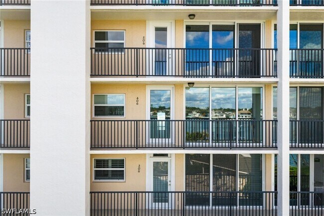 Building Photo - 3500 Gulf Shore Blvd N