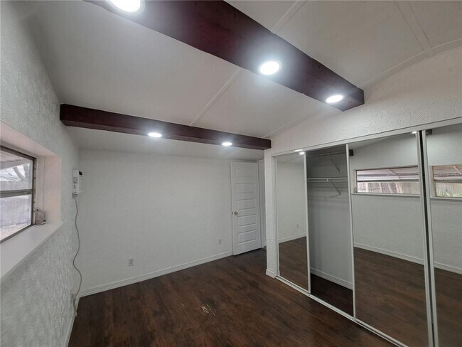 Building Photo - 1040 65th St S