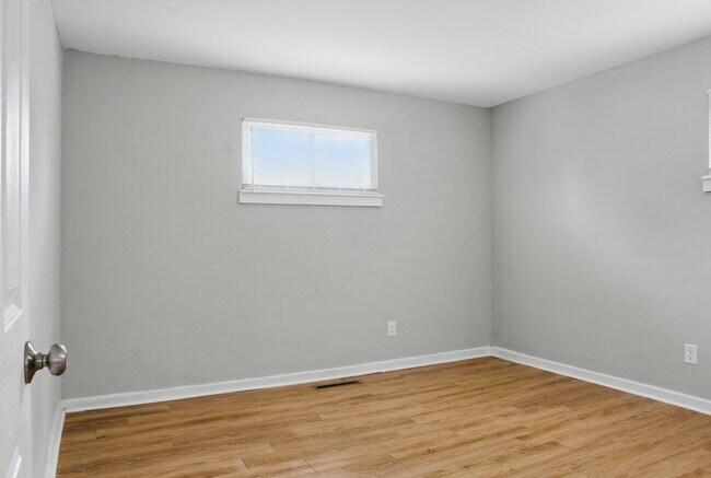 Building Photo - 4857 Westgrove Rd