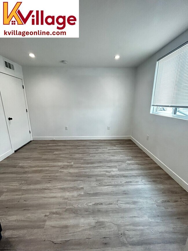 Building Photo - Fully Furnished, Private Room w/ Private Bath – Co-Living, Just Minutes from USC!