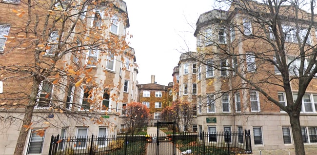 Building Photo - 879 W Cornelia Ave