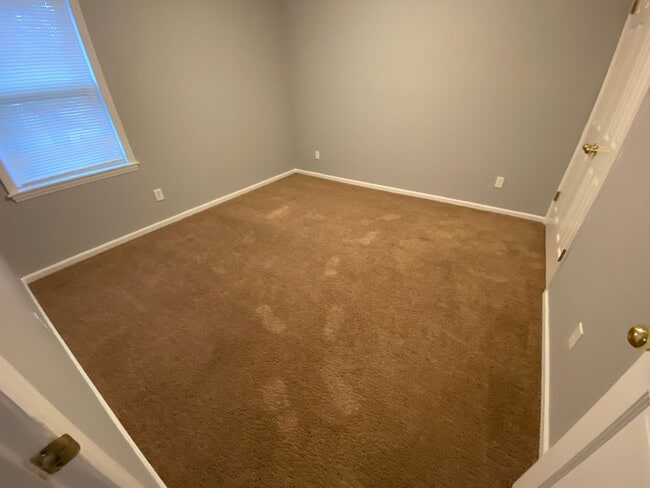 Building Photo - 3 Bedroom 2.5 Bath 2 car garage Fully updated home for rent in Gibsonville with  Granite counter ...