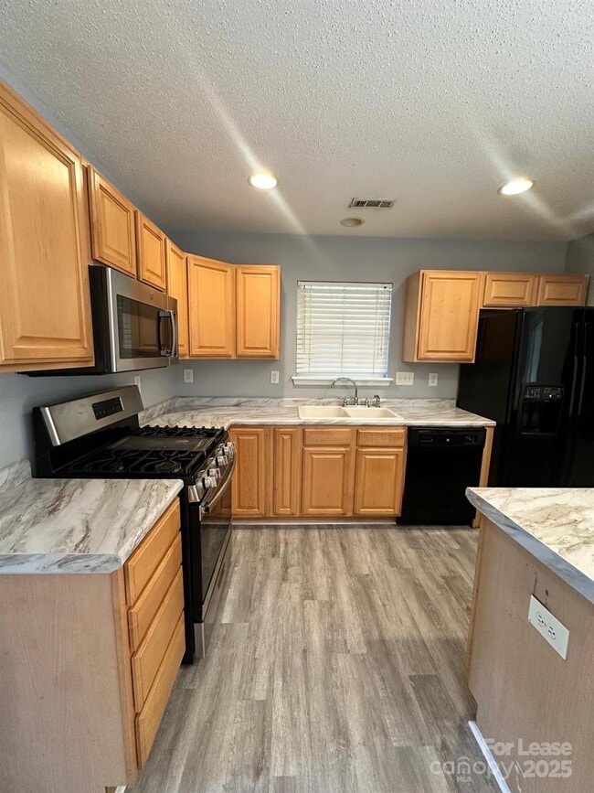 Building Photo - 14303 Tranters Creek Ln