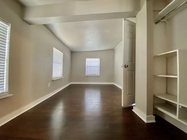 Building Photo - Adorable 3 Bedroom in Loma Vista!
