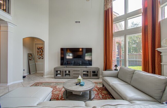Building Photo - 26427 Sagewood Forest Dr