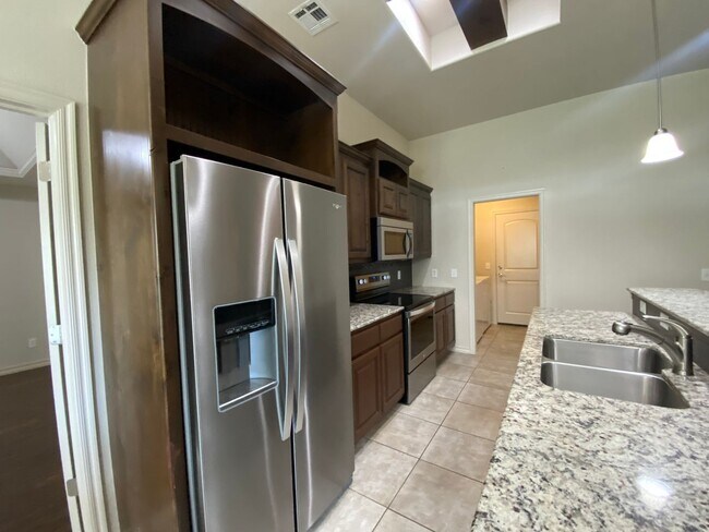 Building Photo - 3 bedroom, 2 bath in Coweta Schools!