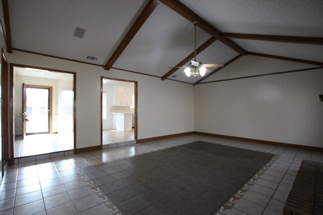 Building Photo - Coming Soon: Charming 3 Bedroom, 2 Bathroo...