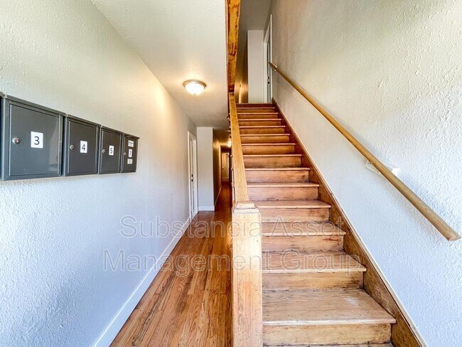 Building Photo - 835 East Dr