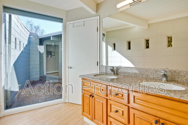 Building Photo - 3733 Carlson Cir