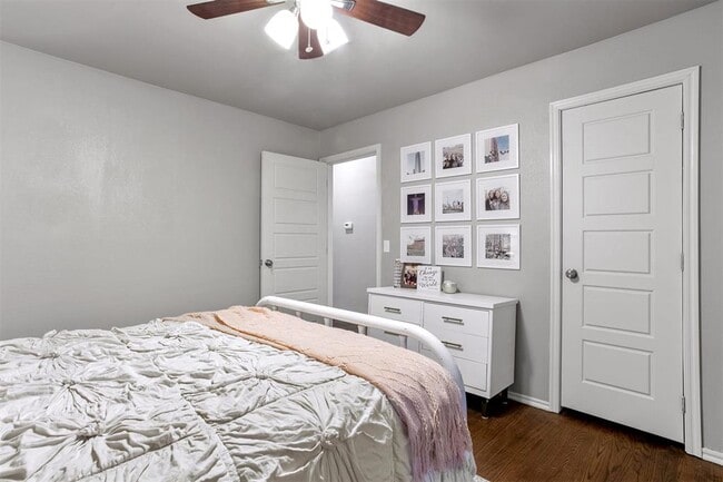 Building Photo - 520 E 17th Ave