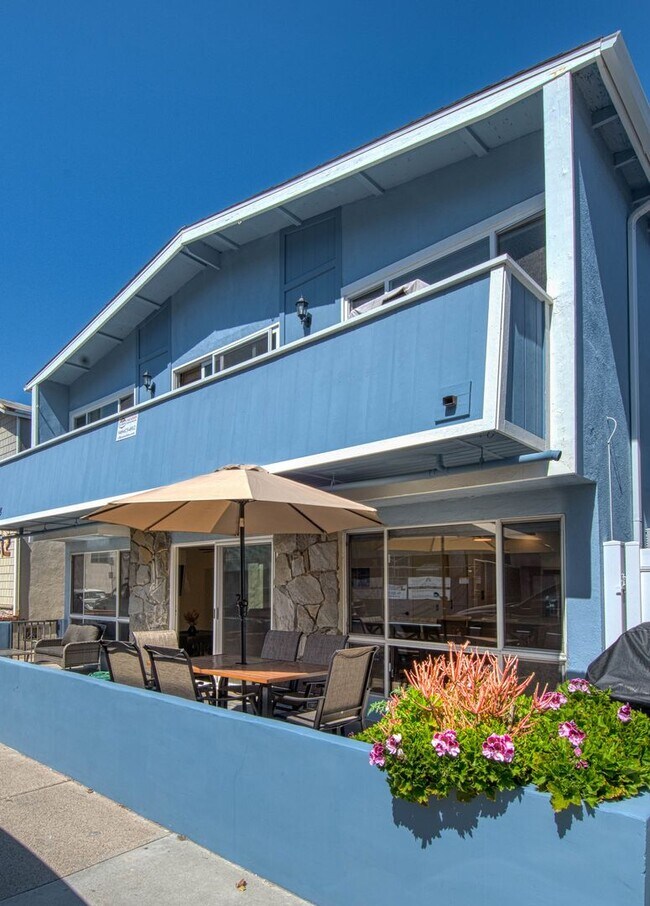 Building Photo - 5008 Seashore Dr
