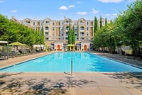 Building Photo - Pinnacle at MacArthur Place