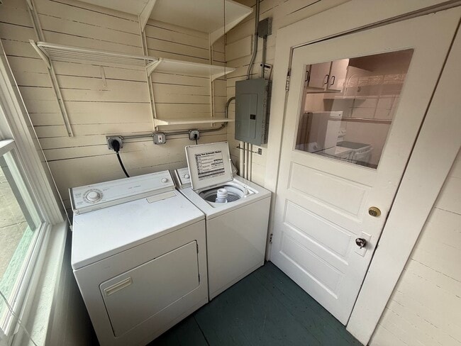 Building Photo - Charming 1BR/1BA House