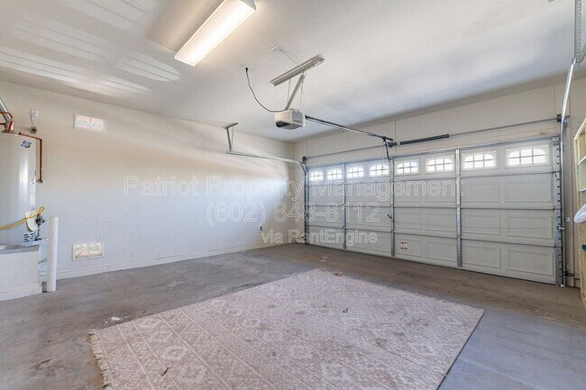 Building Photo - 26043 W Potter Dr