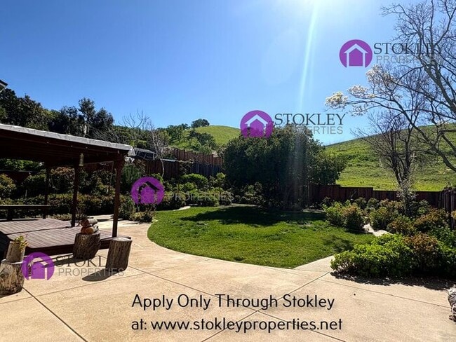 Building Photo - 1105 Rock Creek Way