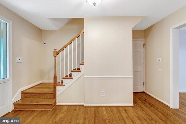 Building Photo - 8916 Braeburn Dr