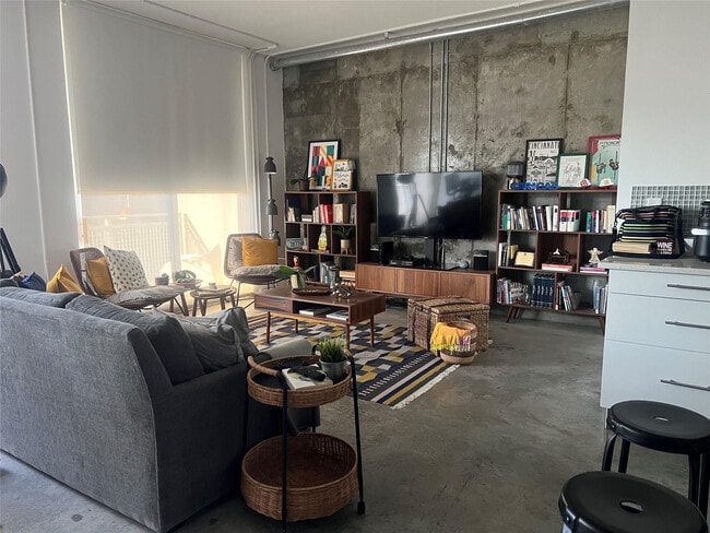 Building Photo - 444 N E St