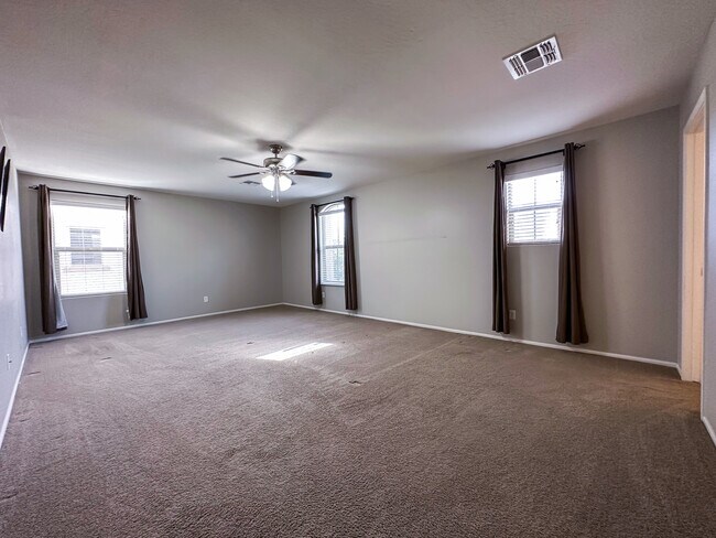 Building Photo - 4057 E Nunneley Rd