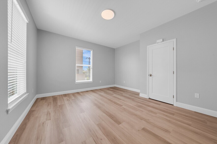 Building Photo - 2016 Dwight Way