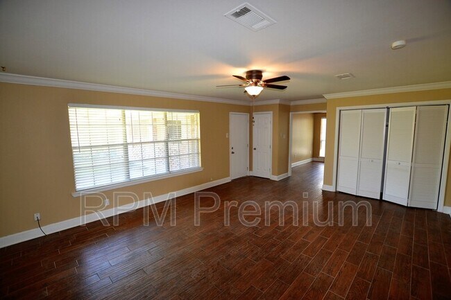 Building Photo - 12299 Sherbrook Dr