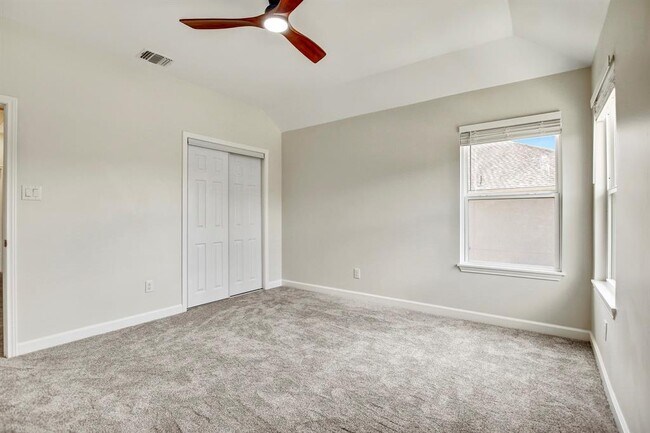 Building Photo - 309 Camperdown Elm Dr