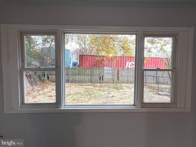 Building Photo - 3 Bed Townhome - Chester, PA