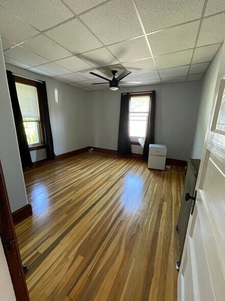 Building Photo - 56 Blucher St