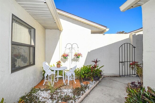 Building Photo - 2225 Cypress Ct