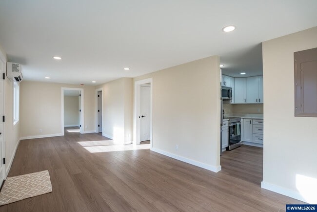 Building Photo - Fully Remodeled 2 Bedroom on a corner lot!