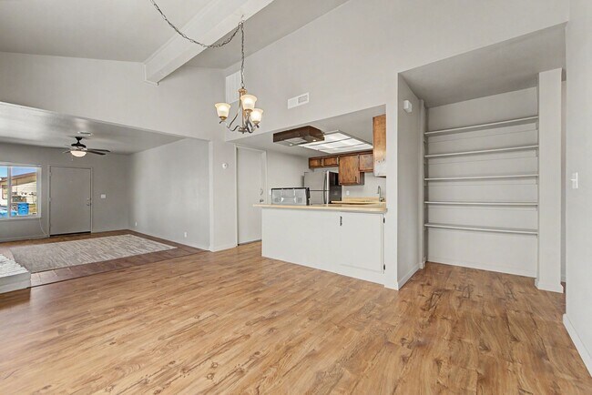 Building Photo - 1142 Nadene Dr