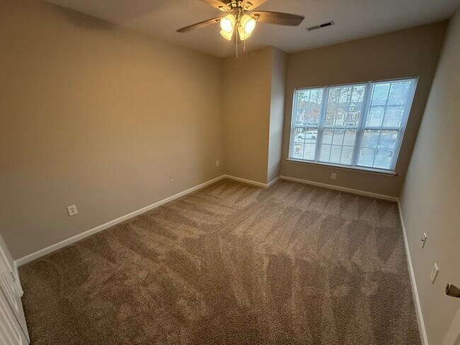 Building Photo - Beautiful 3 Bedroom Town Home! AMAZING CARY LOCATION!!!!