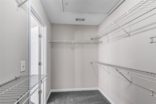 Building Photo - 268 Balaban Cir