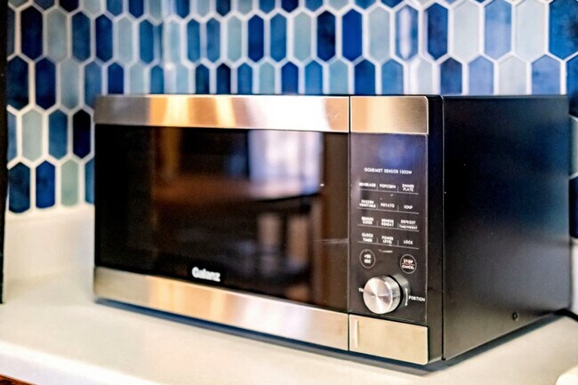 Building Photo - 170 E 100 N