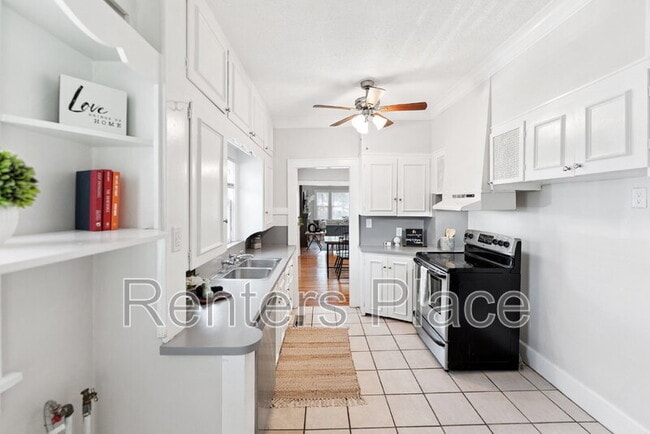 Building Photo - 1719 E 13th Pl