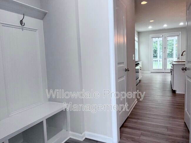 Building Photo - 1020 Garrow Dr
