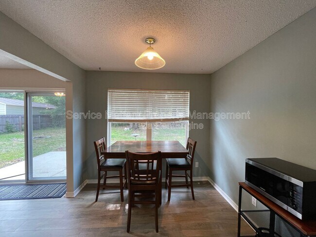 Building Photo - 4538 Chantilly Way