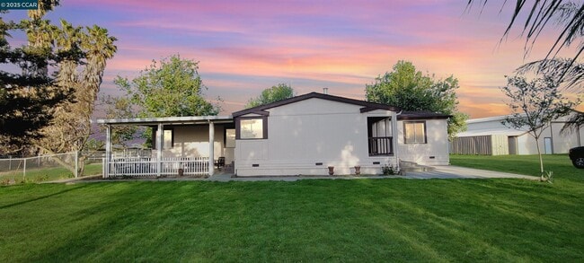 Building Photo - 5750 Sellers Ave
