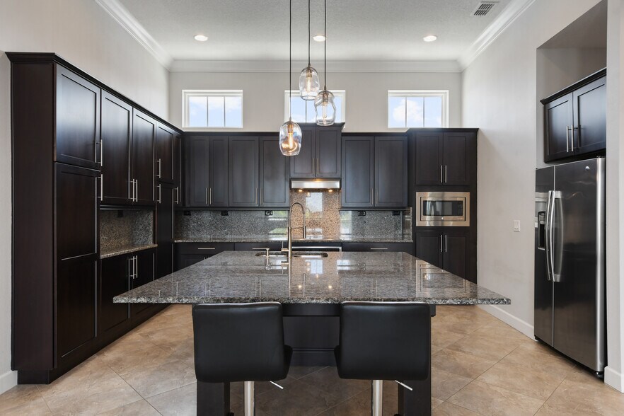 Building Photo - 13787 Benavente Ave