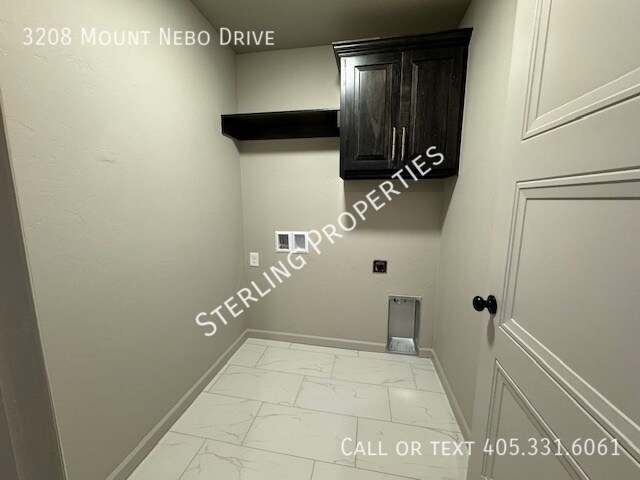 Building Photo - 3208 Mt Nebo Dr