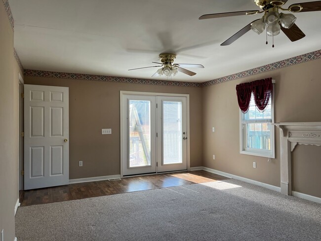 Building Photo - Available Now: 3/2 in Woodruff!