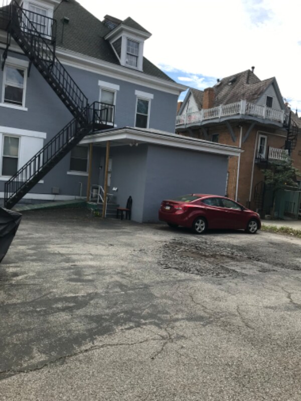 Building Photo - 210 East End Ave