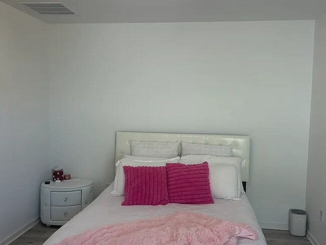 Building Photo - 910 Wood Stork Way