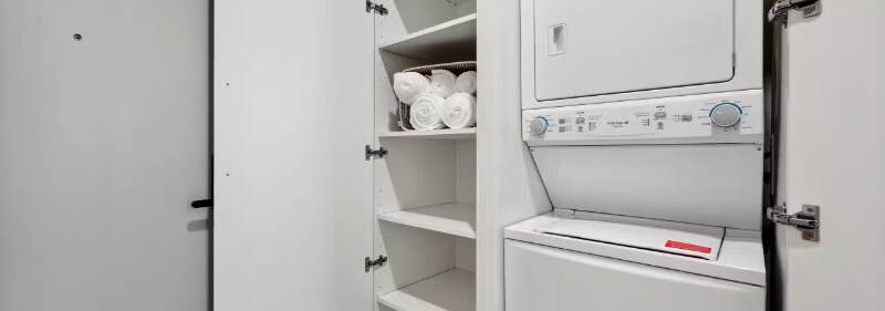 Building Photo - 814 N Wells St