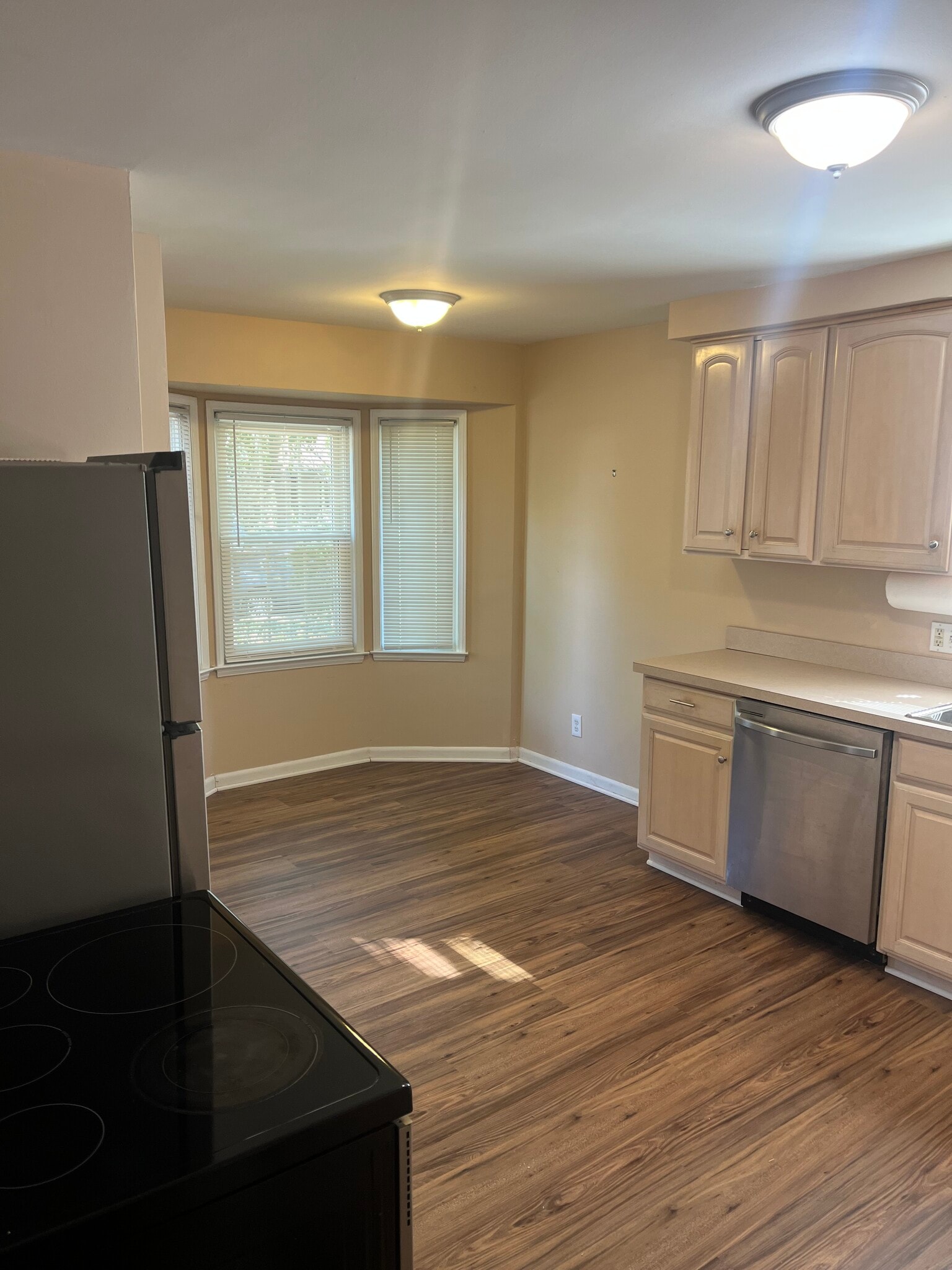 Building Photo - 1709 W Farnum Ave