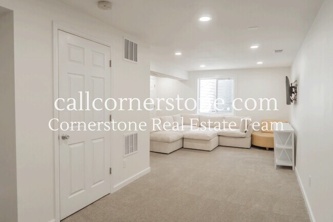 Building Photo - 5251 Lone Star Pl