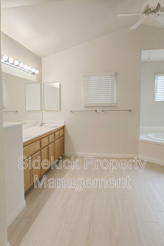 Building Photo - 15775 Cheyenne St