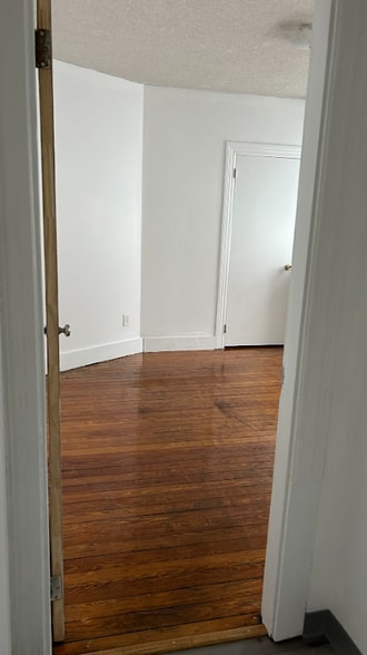 Building Photo - 137-139 Academy Ave